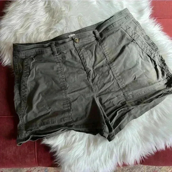 A New Day Women's Green and Khaki Shorts size XL / 18 - Picture 8 of 12